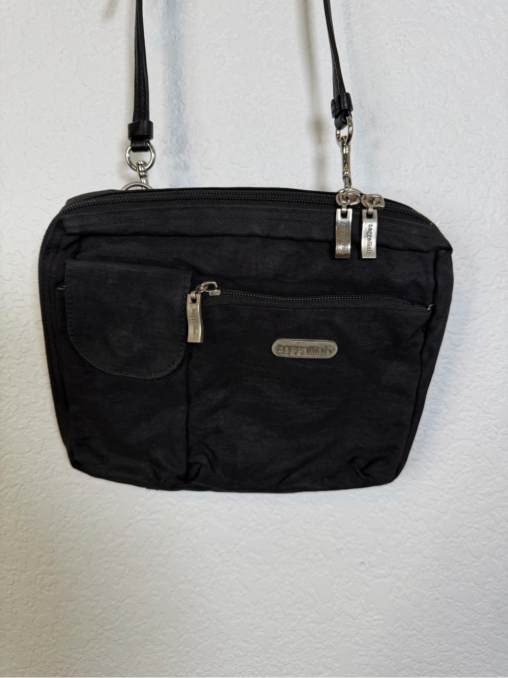 Baggallini Black Nylon‎ Crossbody with Multiple Pockets